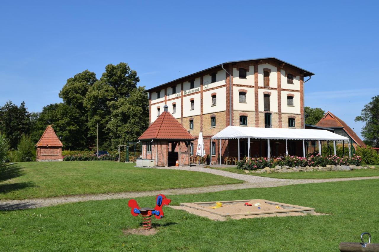 Ferienanlage Gutshaus Gramkow מראה חיצוני תמונה